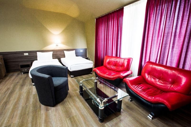 Deluxe Hotel Yerevan фото 52
