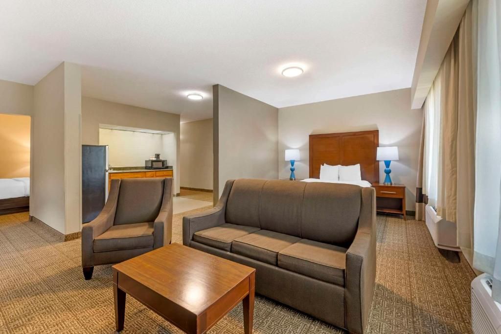 Comfort Suites фото 8