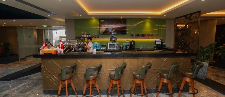 Фото отеля The Grand Lux Hotel