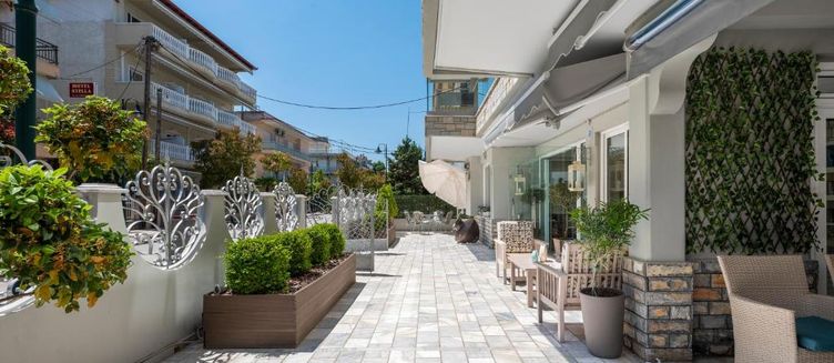 Фото отеля Ouzas Hotel