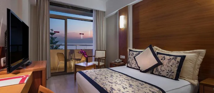 Фото отеля Trendy Side Beach Hotel