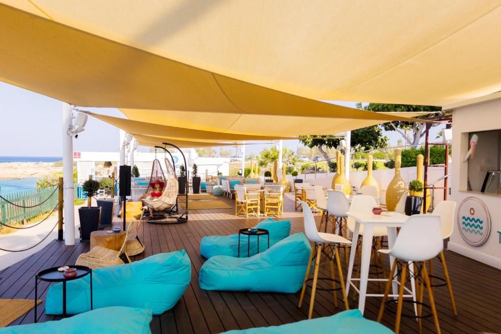 Cavo Maris Beach Hotel фото 42