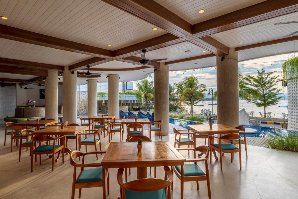 The Beach House Resort фото 43