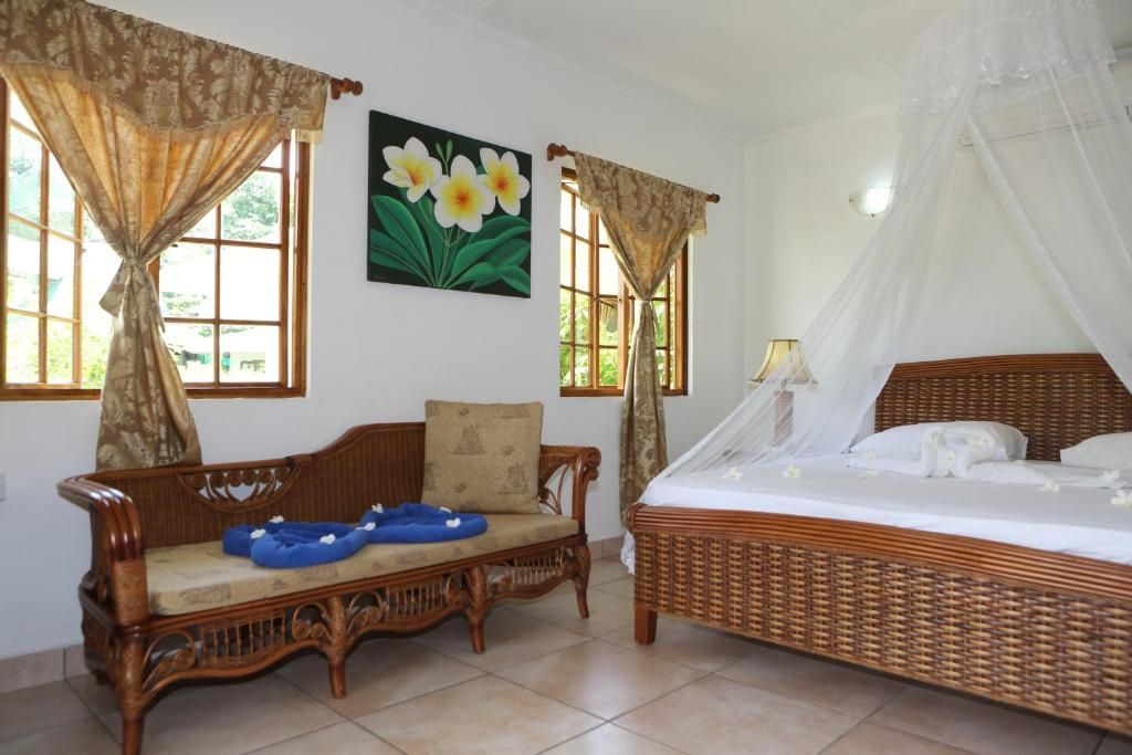 Le Surmer Self Catering Chalets фото 12