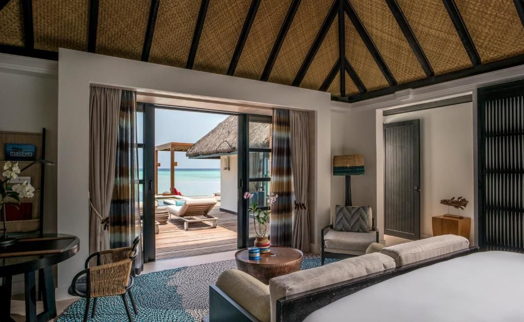 Four Seasons Resort Maldives at Kuda Huraa фото 42