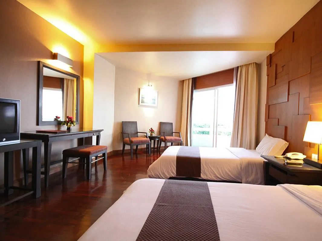 Sea Breeze Jomtien Resort фото 65