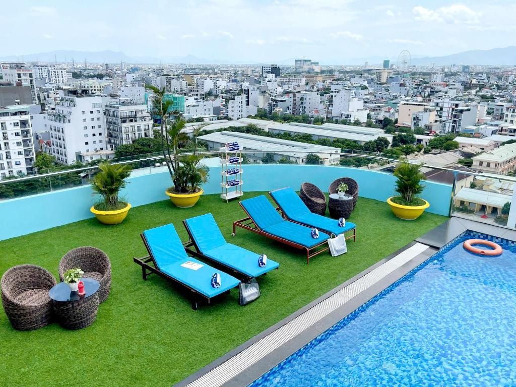 Ritzy Hotel фото 19