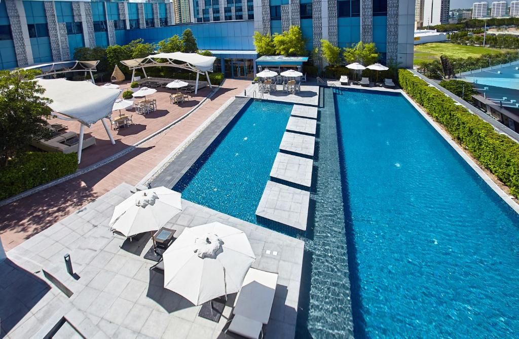 Crimson Hotel Filinvest City фото 31
