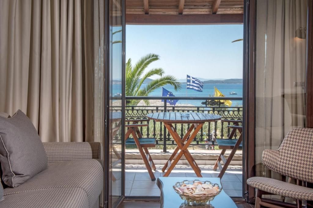 Hotel Pyrgos Boutique & Suites фото 26