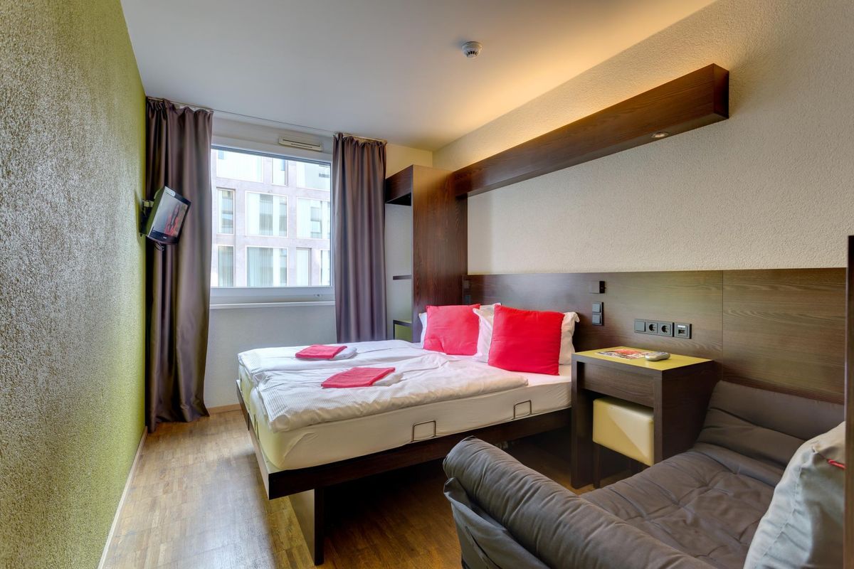 Meininger Hotel Berlin Hauptbahnhof фото 12