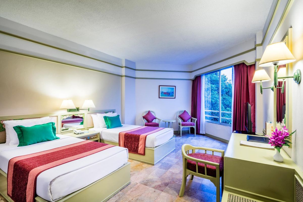 Cholchan Pattaya Beach Resort фото 46