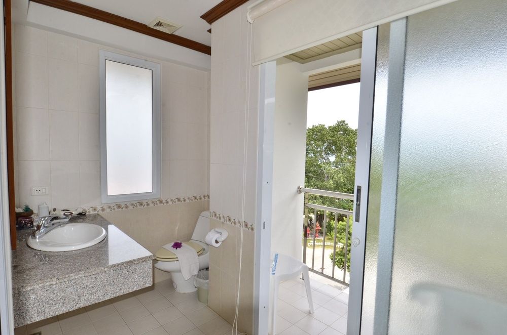 First Bungalow Beach Resort фото 59