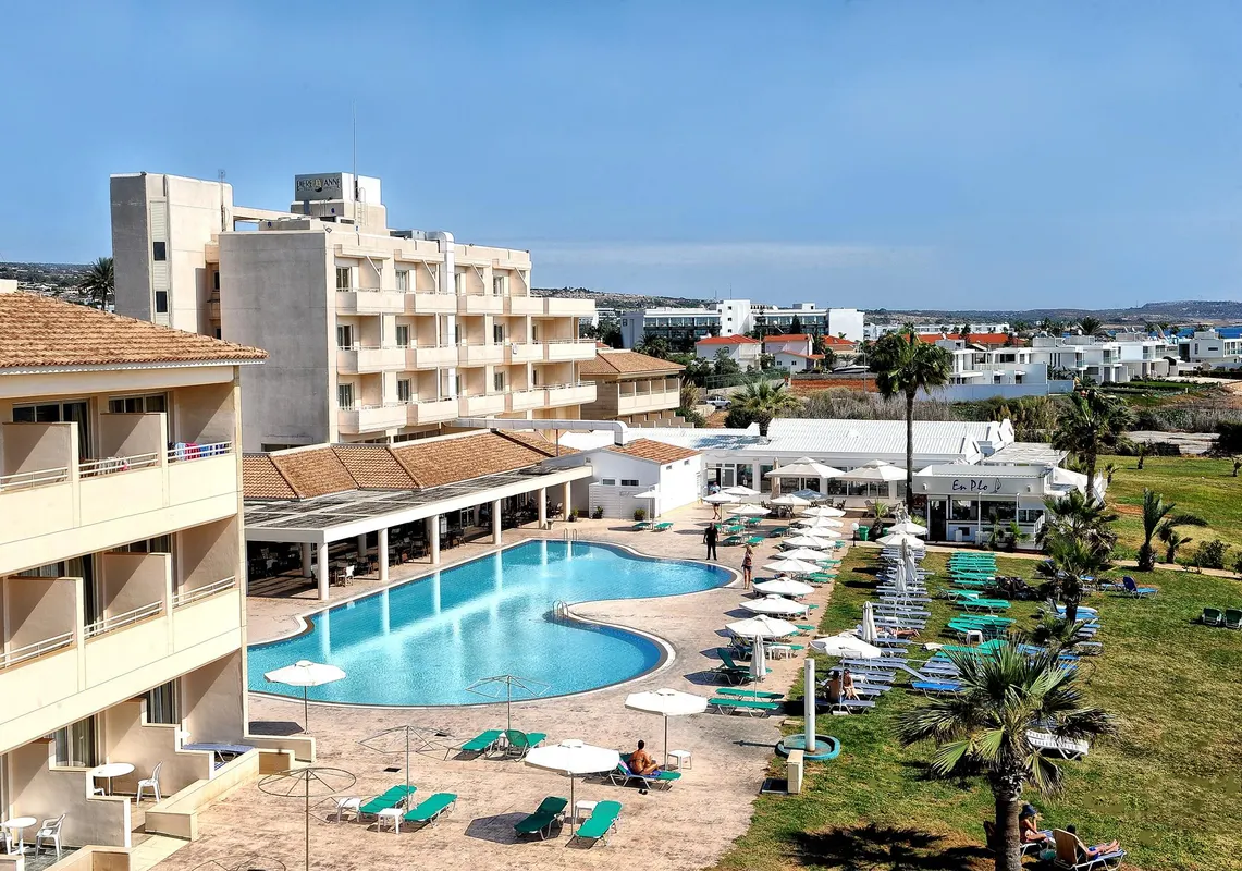 Pierre Anne Beach Hotel фото 0