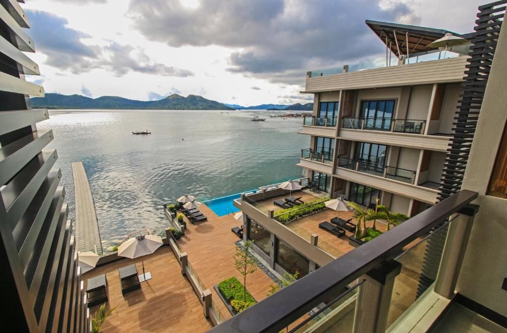 Two Seasons Coron Bayside Hotel фото 2