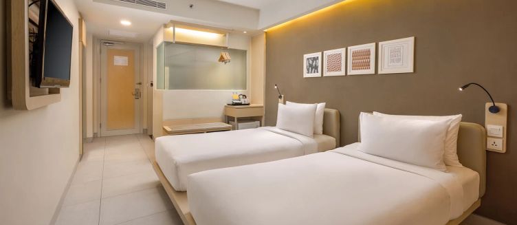 Фото отеля Sevn Legian