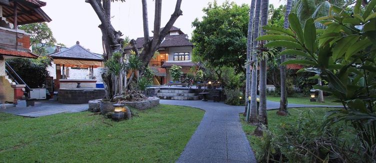 Фото отеля The Taman Ayu Hotel