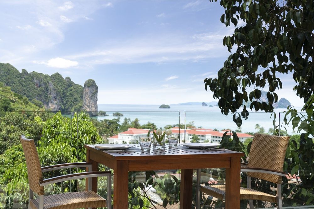 Avani Ao Nang Cliff Krabi Resort фото 50