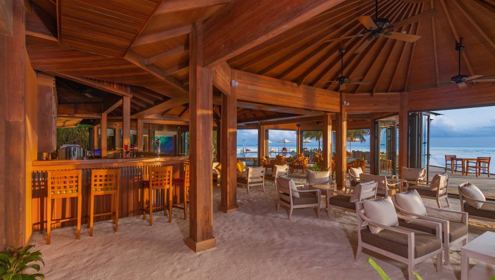 Dhigufaru Island Resort фото 36