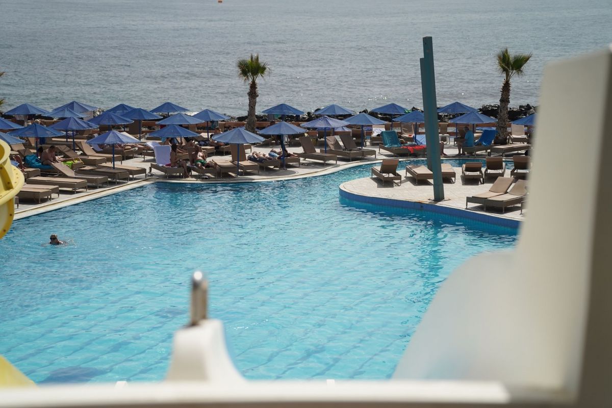 Eri Beach & Village Hotel фото 10