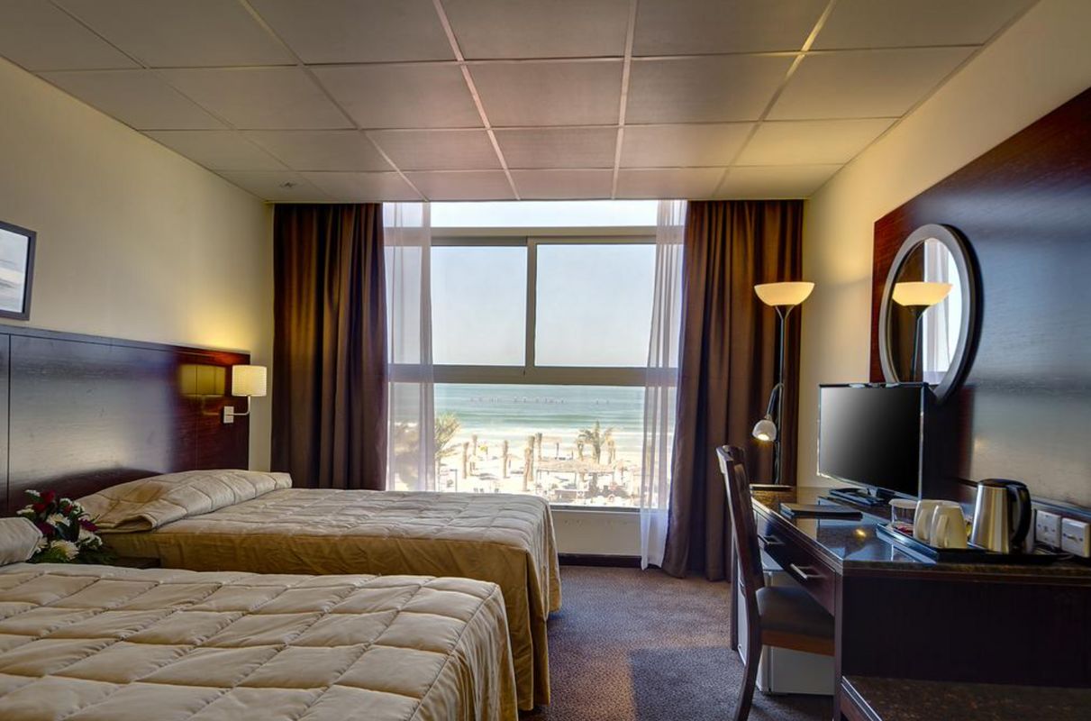 Ajman Beach Hotel фото 3