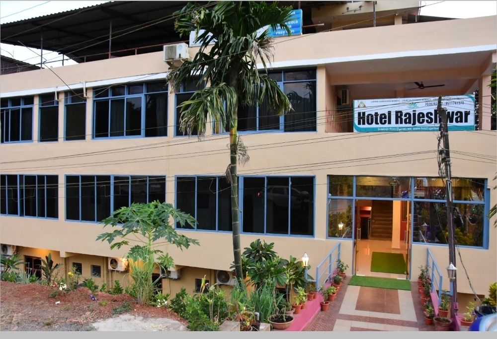 Hotel Rajeshwar фото 1