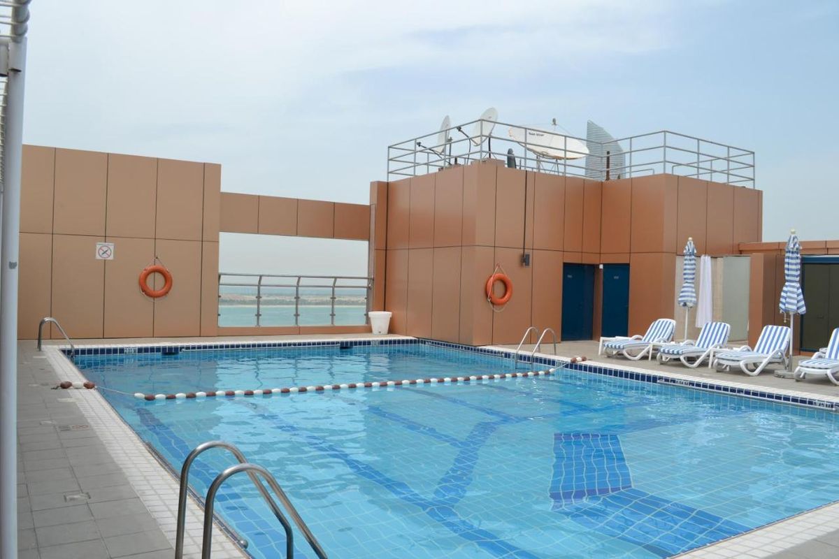 Sheraton Khalidiya Hotel фото 1