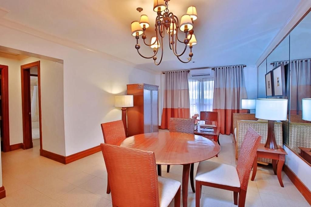 Crown Regency Suites Mactan фото 26