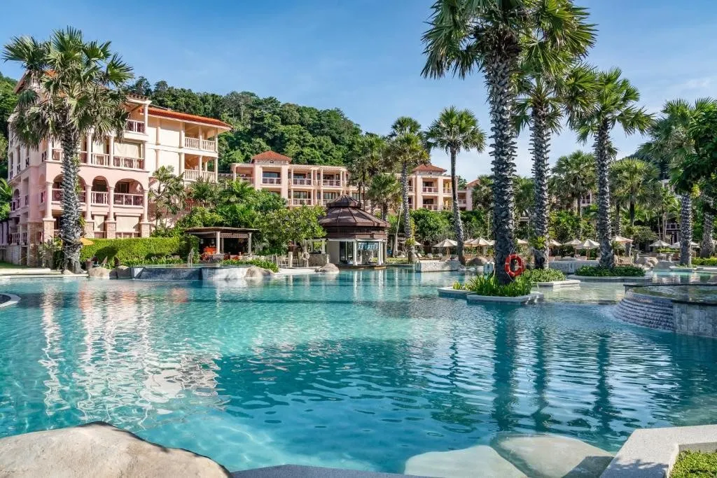 Centara Grand Beach Resort Phuket фото 1