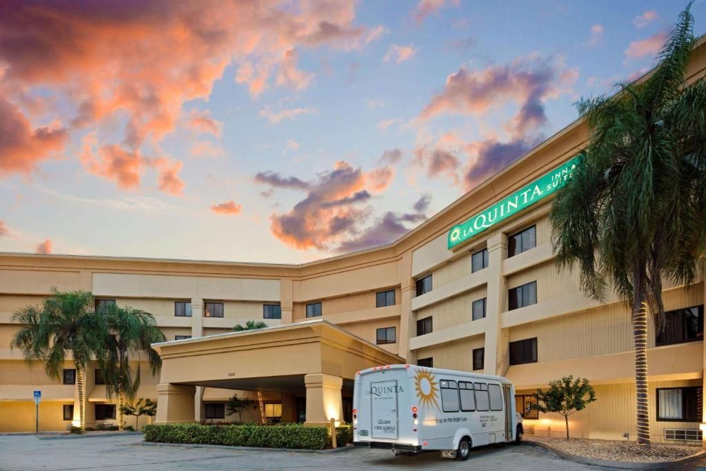 La Quinta Inn & Suites Miami Airport East фото 2
