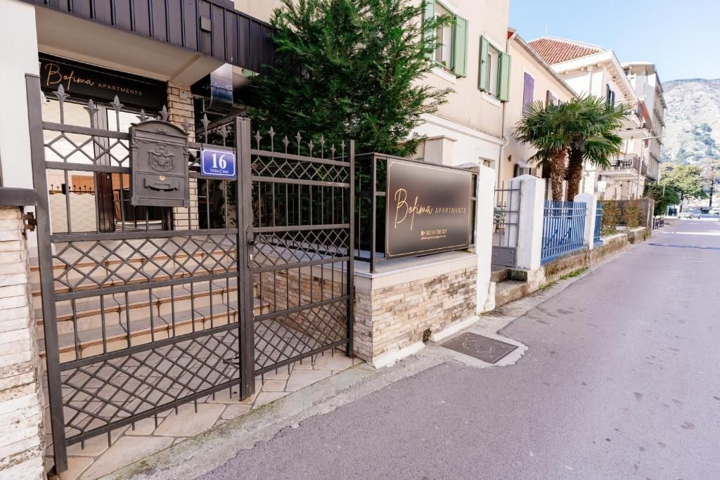 Accommodation Tianis Deluxe Rooms фото 19