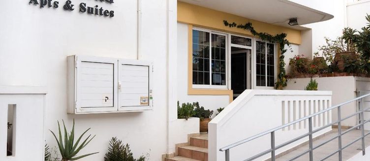 Фото отеля Diamond Apartments and Suites