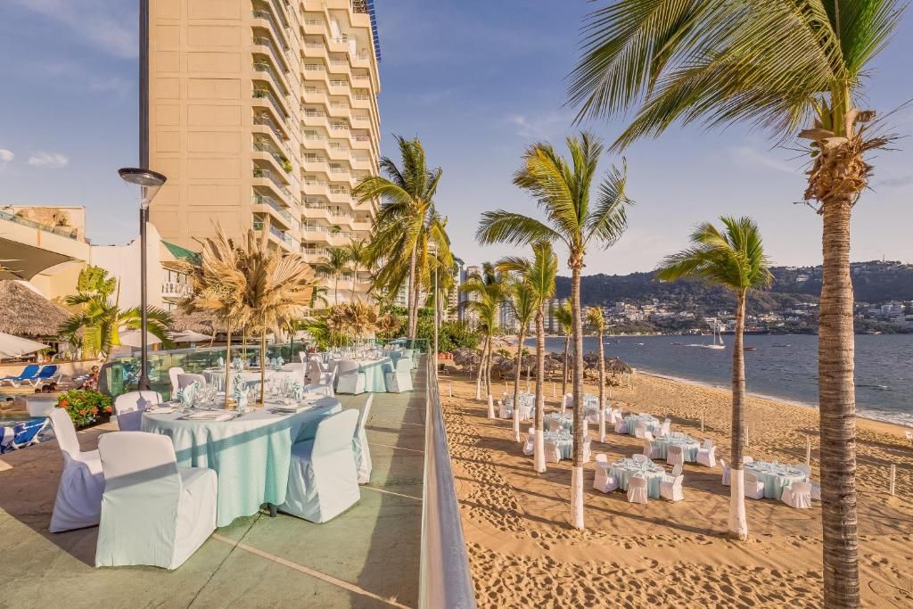 Copacabana Beach Acapulco фото 16