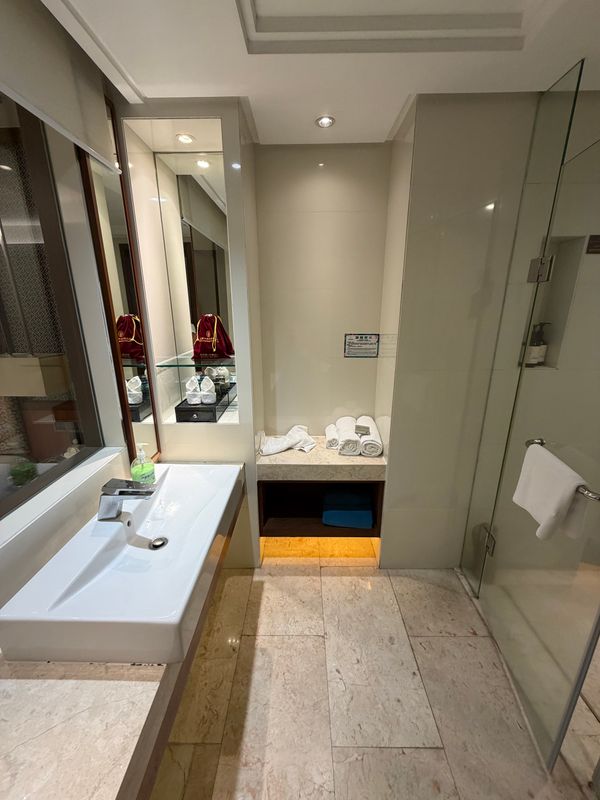 Four Seasons Ocean Courtyard Hotel фото 18
