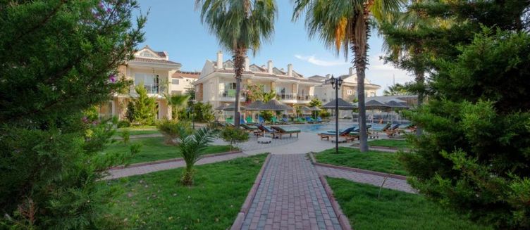 Фото отеля Golden Life Blue Green Residence