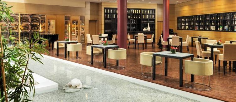 Фото отеля H10 Marina Barcelona