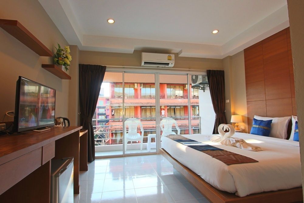 Good Nice Hotel Patong фото 38