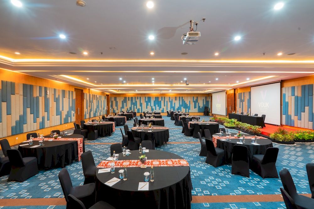 Vouk Hotel & Suites фото 87