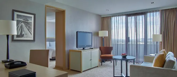 Фото отеля New World Makati Hotel