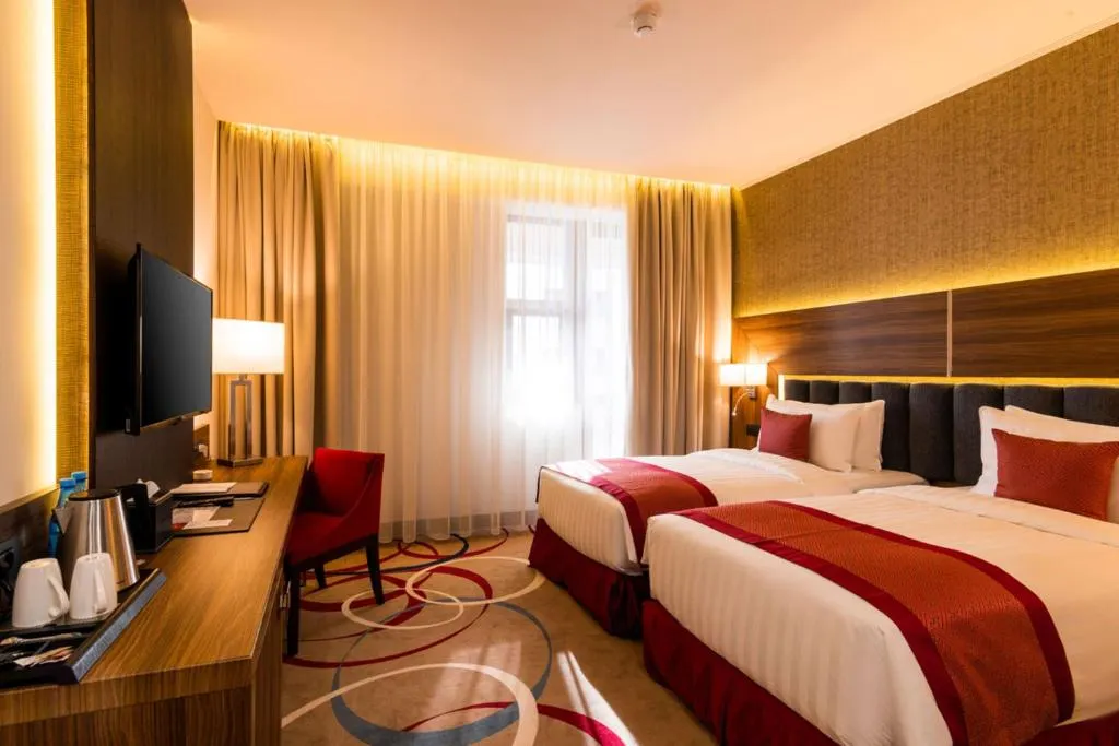 Ramada Hotel & Suites by Wyndham Yerevan фото 2