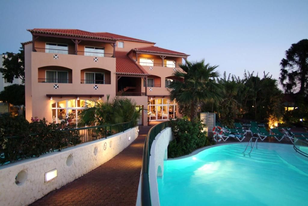 Pestana Village Garden Resort Aparthotel фото 0