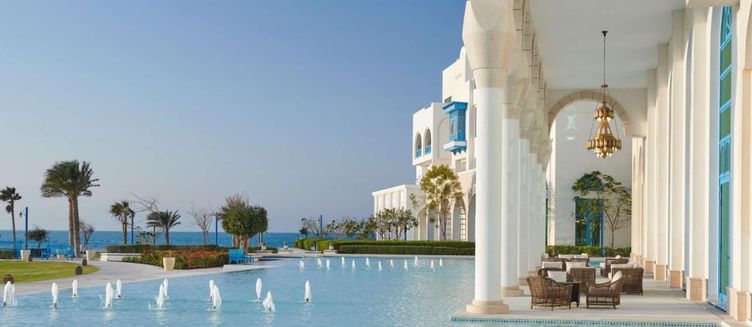 Фото отеля Hilton Salwa Beach Resort & Villas