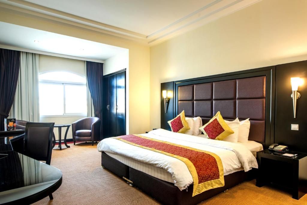 Royal Beach Hotel & Resort фото 77
