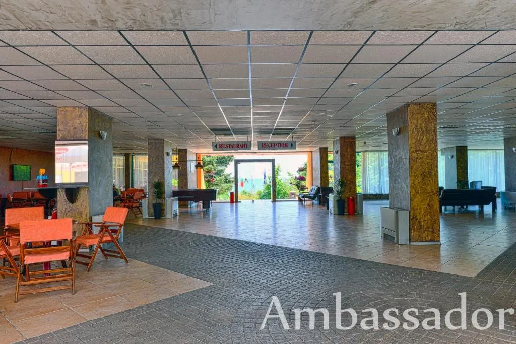 Hotel Ambassador - Free Parking фото 8