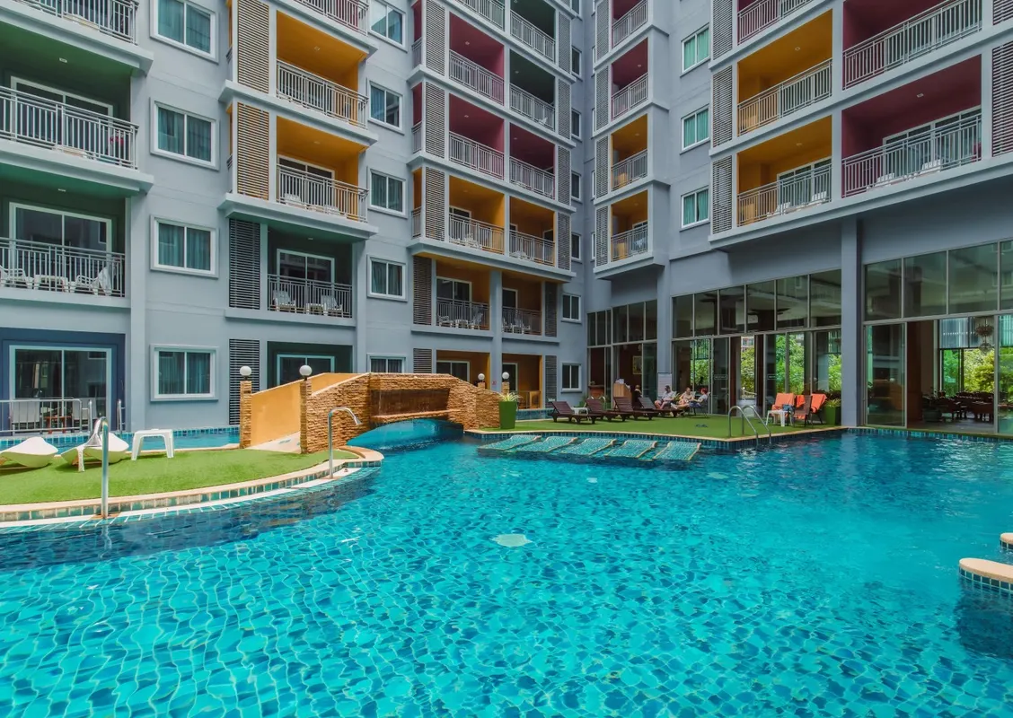 Elite Suite Hotel Patong фото 1