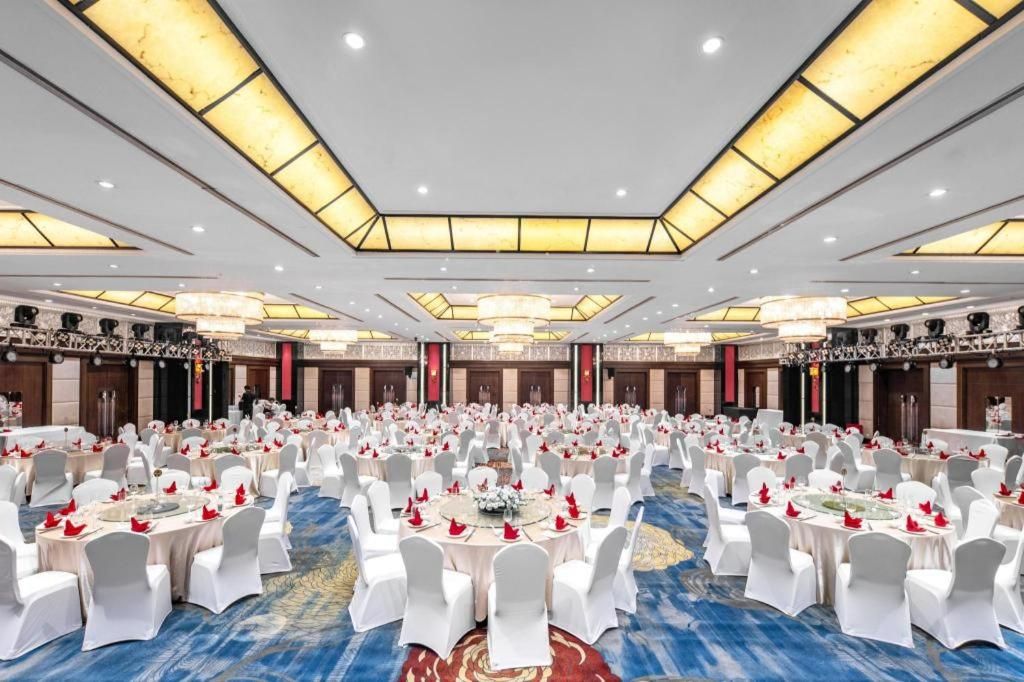 Grand Soluxe Zhongyou Hotel фото 53