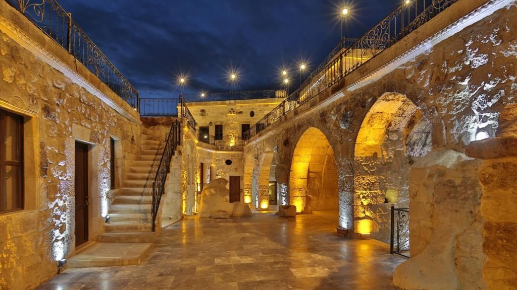 Golden Cave Suites фото 35