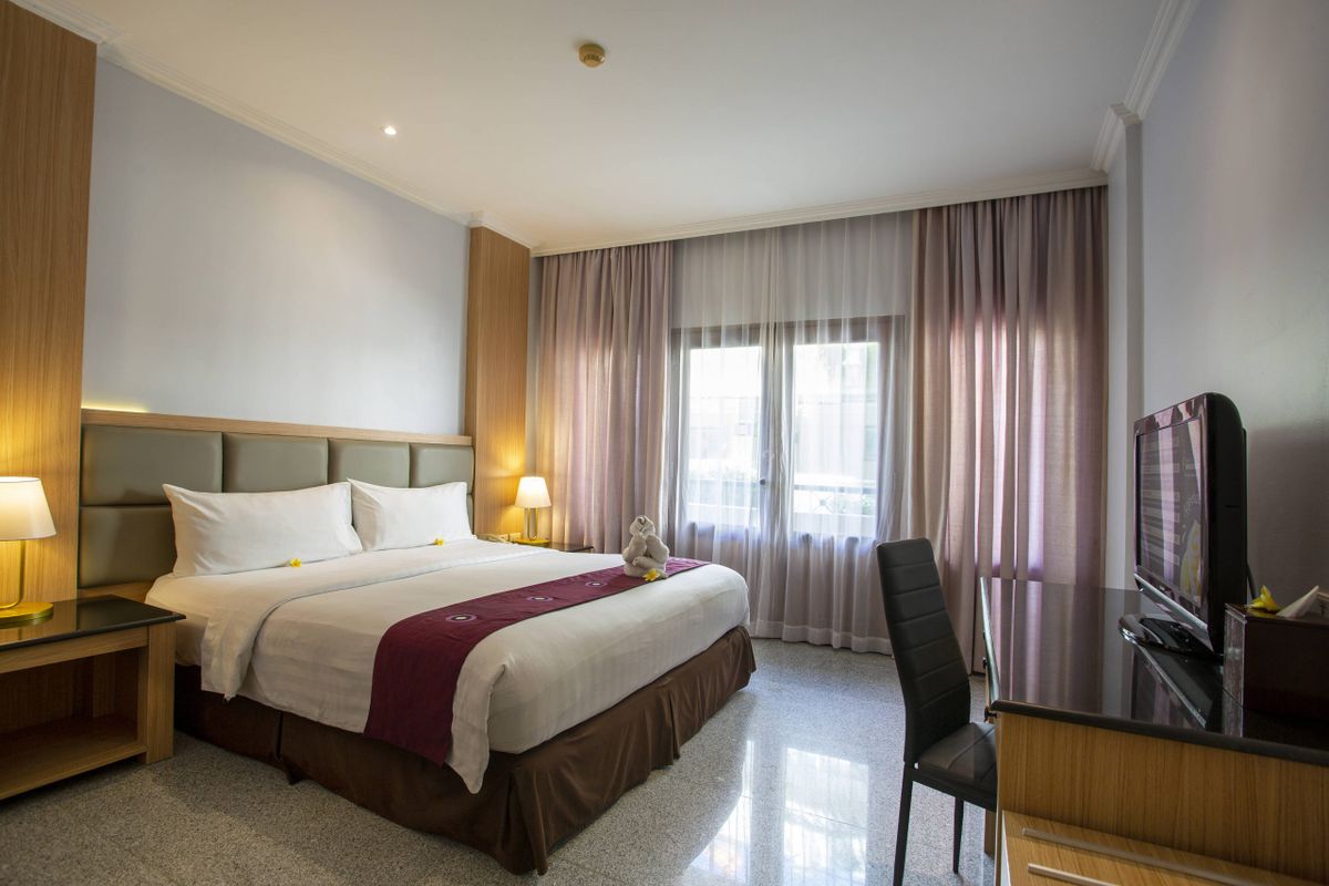 Famous Hotel Kuta фото 3