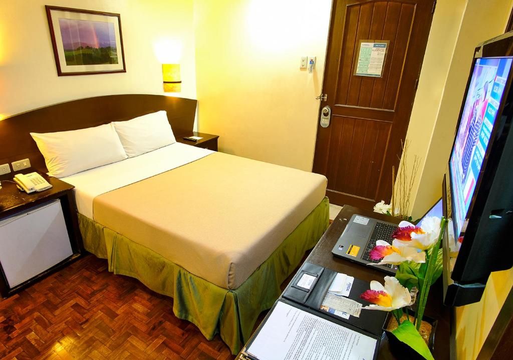 Fersal Hotel Manila фото 19