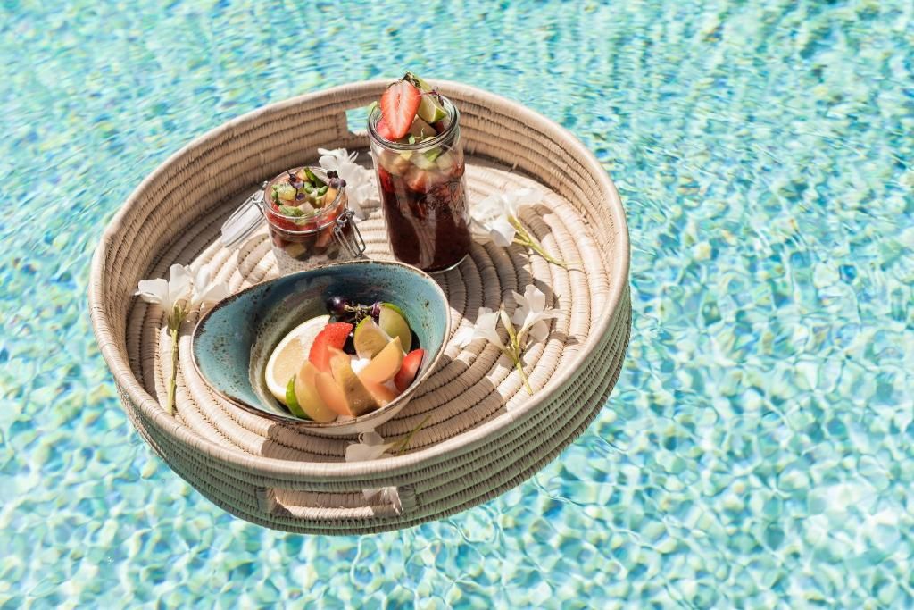 Yota Beach Hotel фото 36