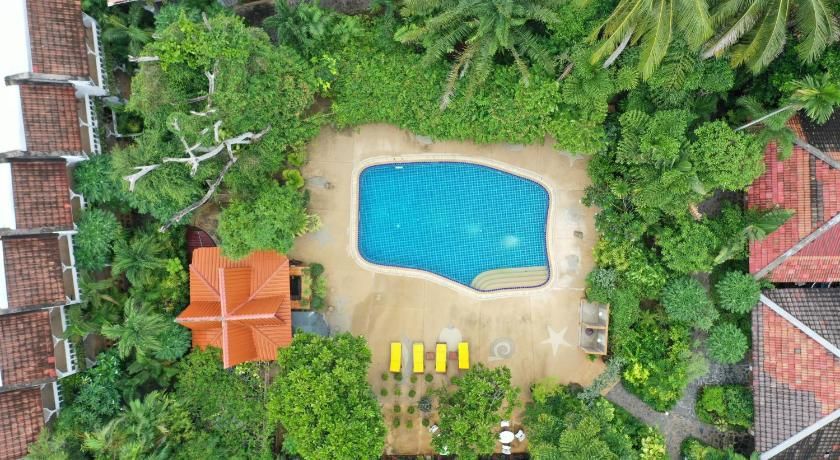 Tropica Bungalow Beach Hotel фото 1